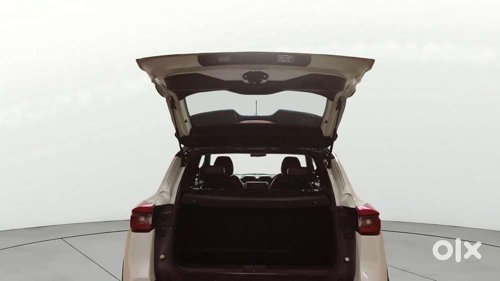 Nissan Magnite 1.0 Xv Premium, 2021, Petrol