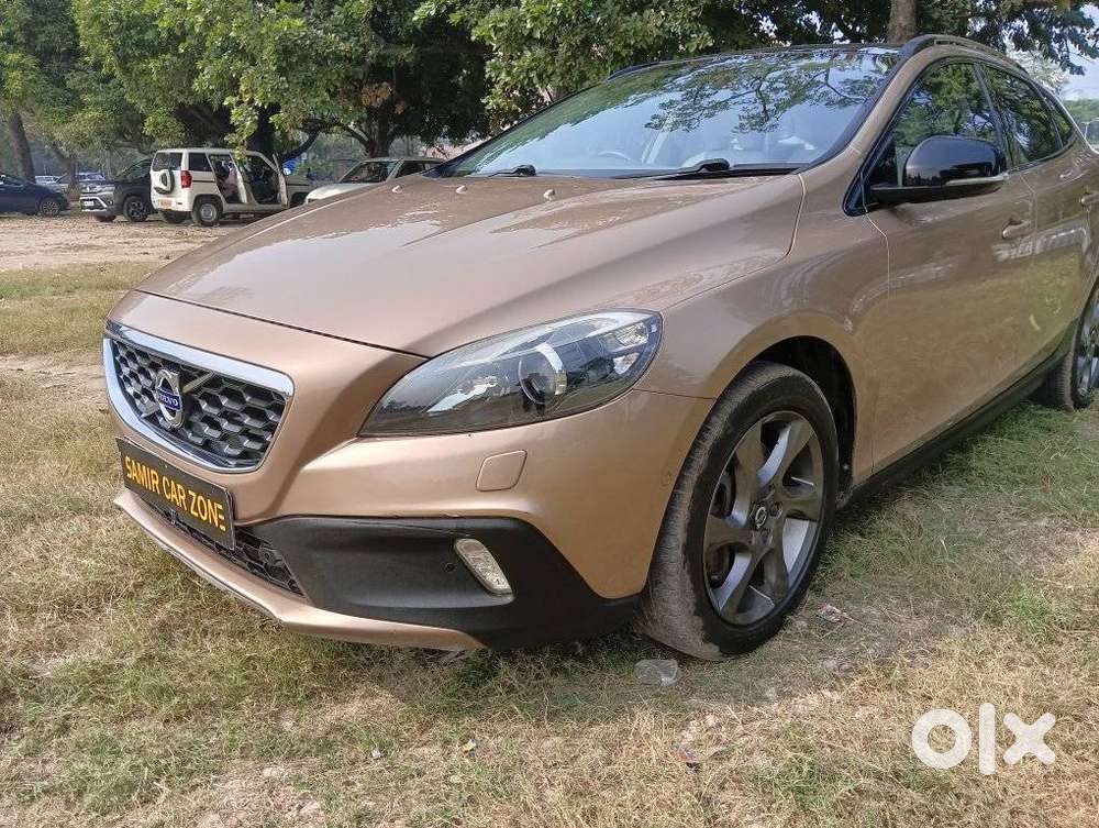 Volvo V40 Cross Country D3 Inscription, 2015, Diesel