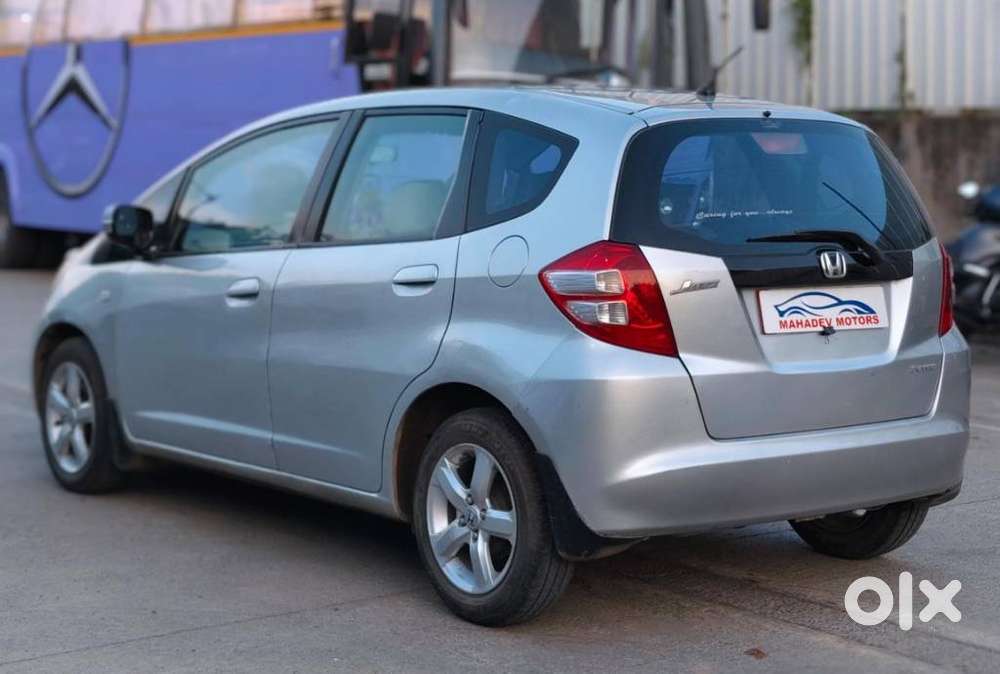 Honda Jazz V Mt Privilege, 2011, Petrol