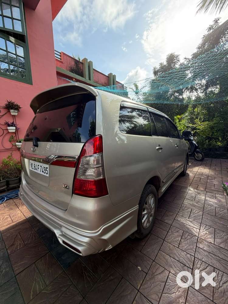 Toyota Innova V Option 2013