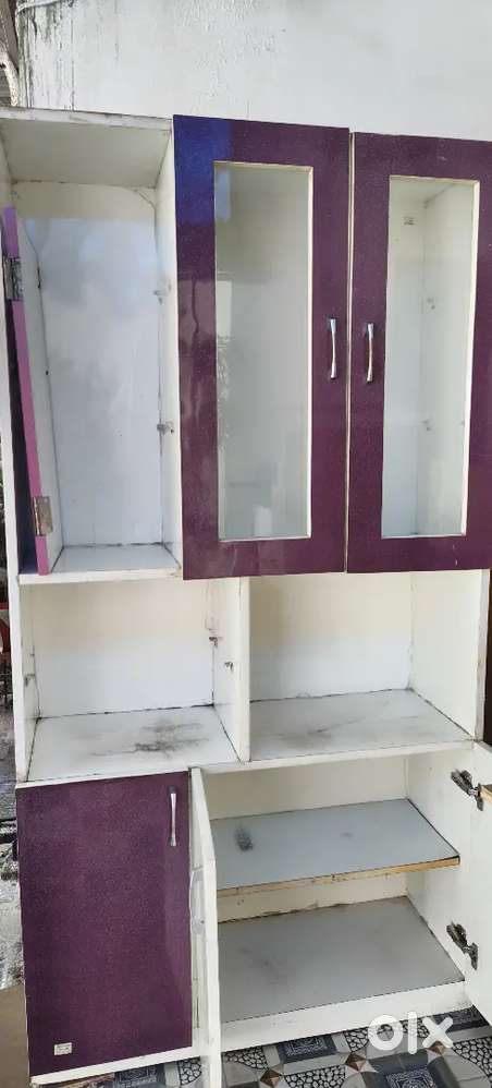 Crockery unit