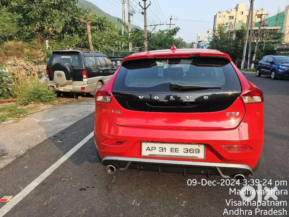Volvo V40 Diesel 2017 Year