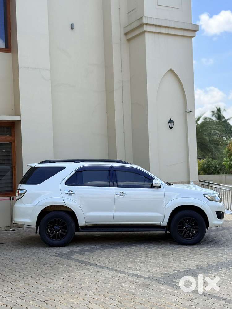 Toyota Fortuner 3.0 4x2 Automatic, 2013