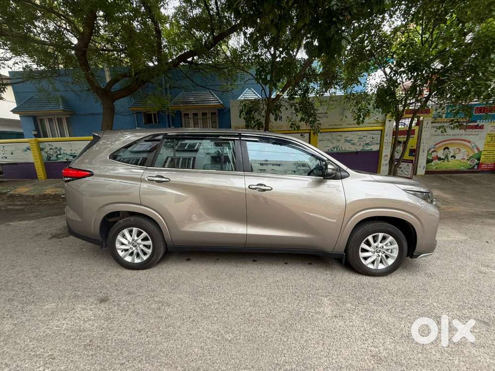 Toyota Innova Hycross 2024 Km Driven