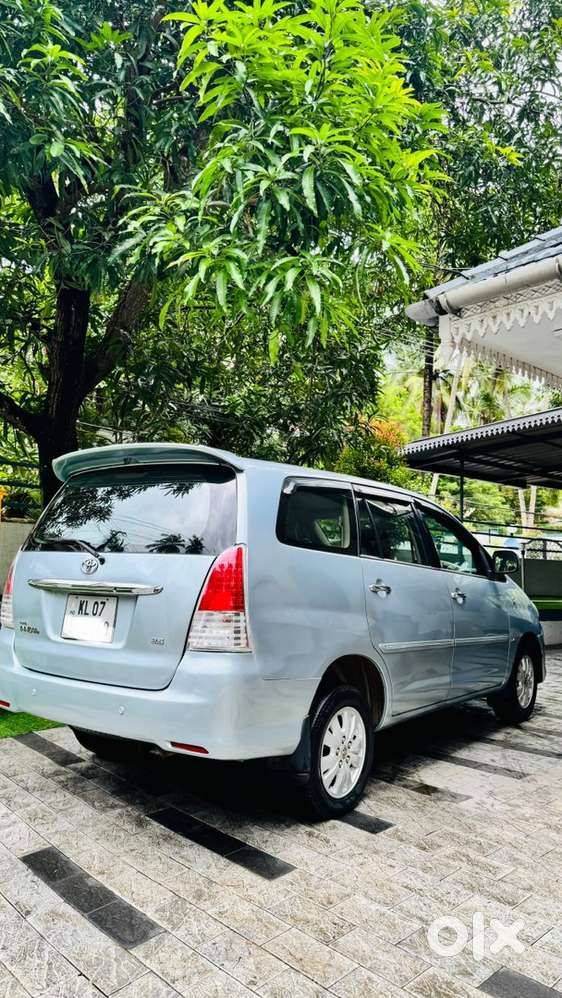 Toyota Innova 2009 Diesel 100010 Km Driven