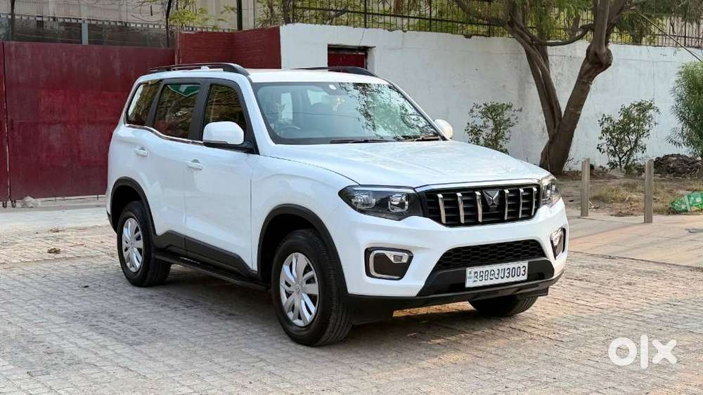 Mahindra Scorpio N Z4 Petrol Mt 7 Str (e), 2026, Petrol