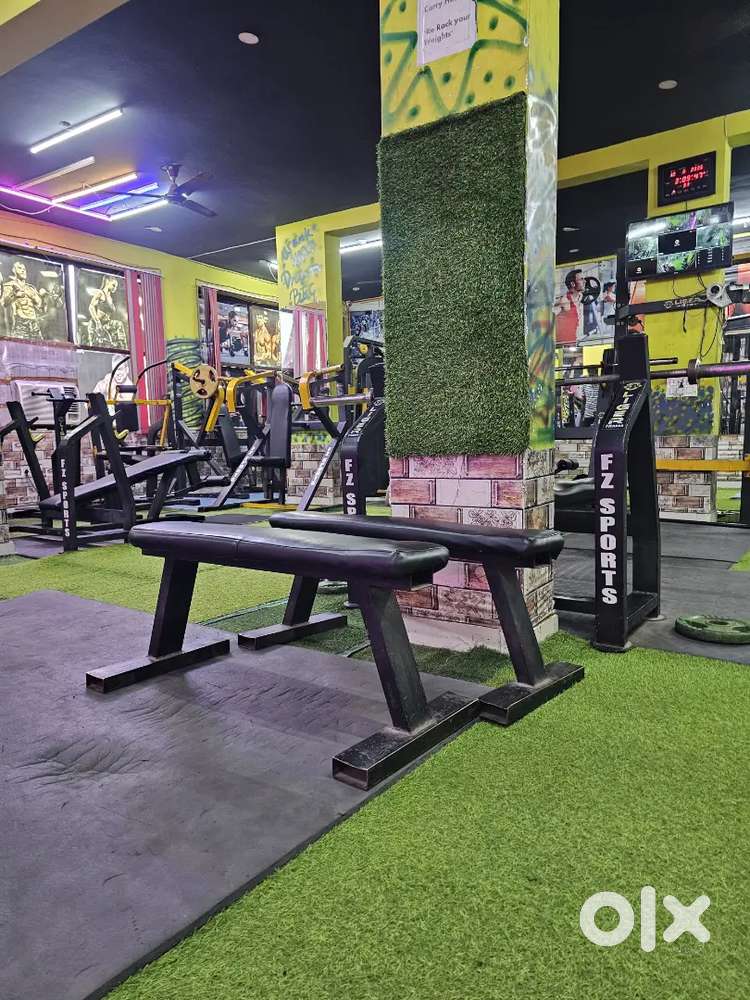 Girl gym reception girl coch