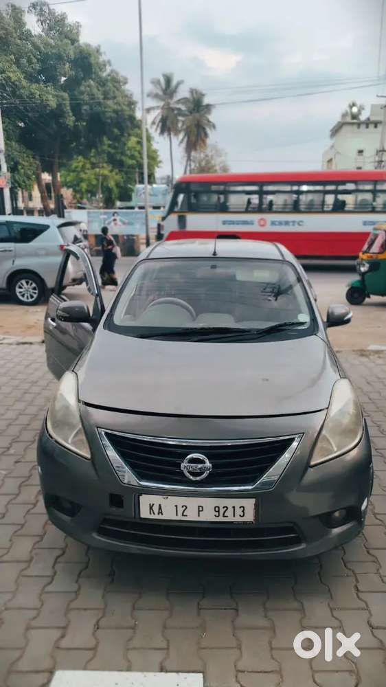 Nissan Sunny 2012