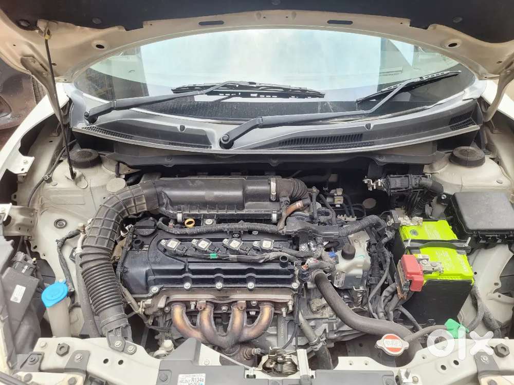 Maruti Suzuki Dzire 2019,automatic,bs6,petrol,1st Owner,white