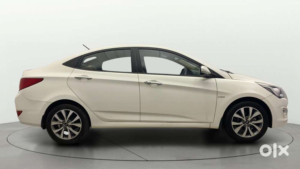 Hyundai Verna Fluidic 1.6 Vtvt Sx, 2015, Petrol
