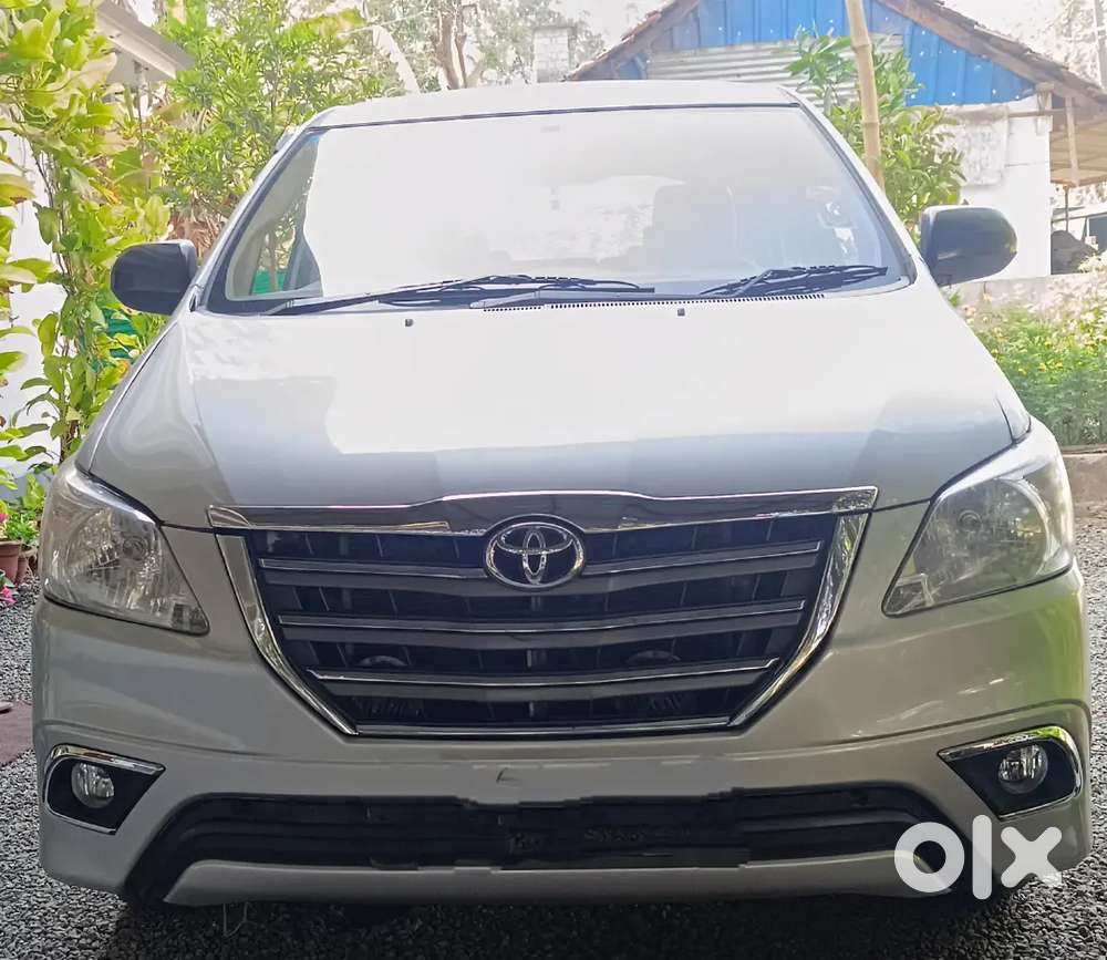 Innova 2005 Diesel Well Maintained , Center A/c, Converted To Type 4