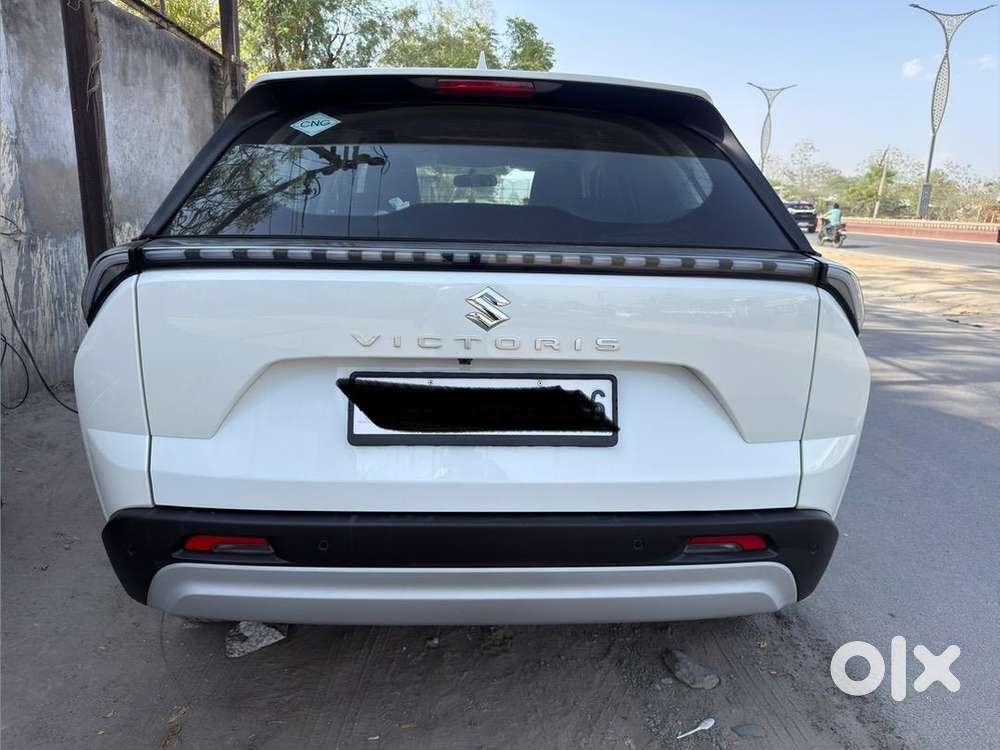 Maruti Suzuki 2026 Victoris Petrol Cng