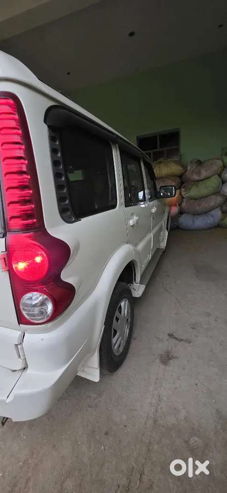 Mahindra Scorpio Classic 2013 Diesel 125000 Km Driven