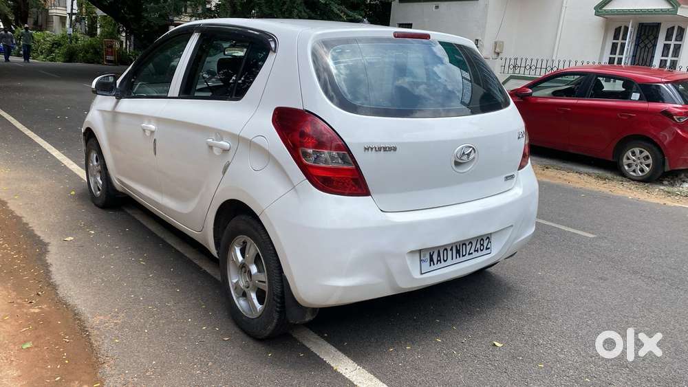 Hyundai I20 2010-2012 1.4 Asta At With Avn, 2011, Petrol