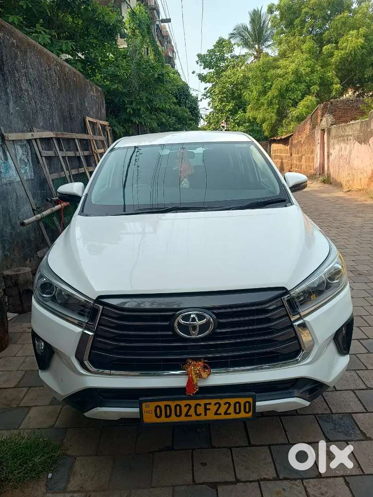Innova Crysta V Model Manual