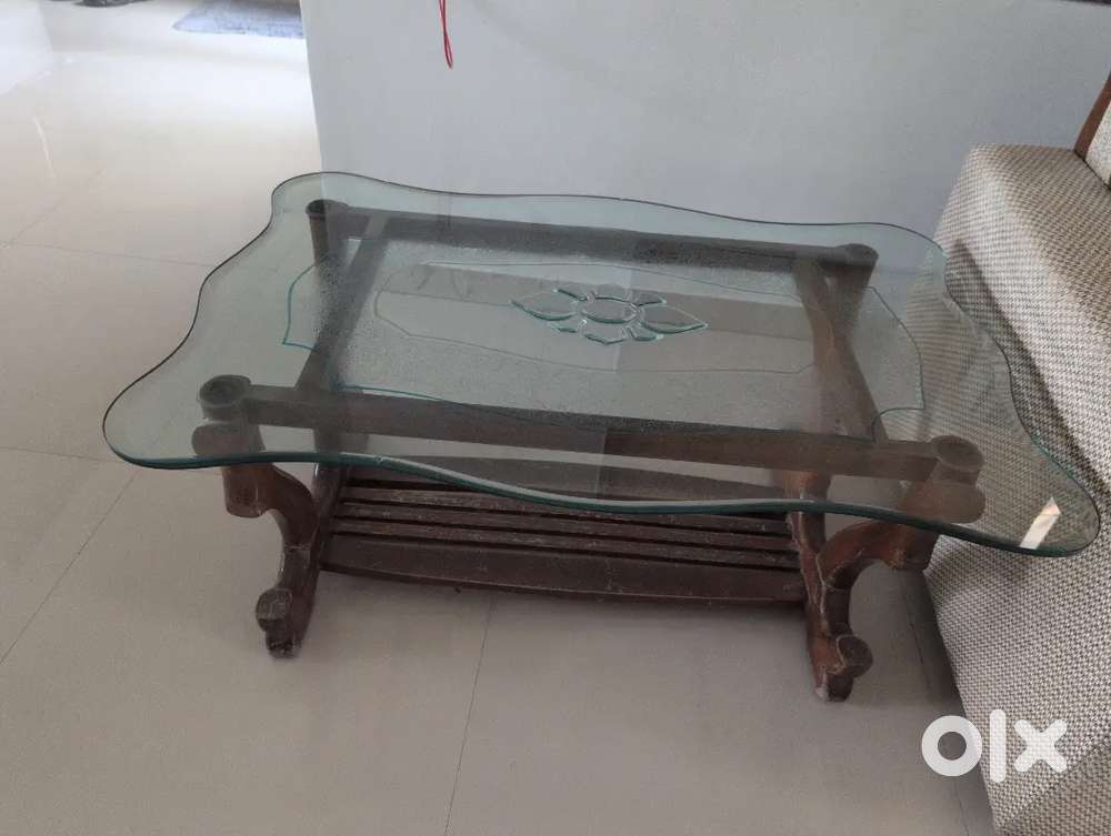 Center table / Tipoy