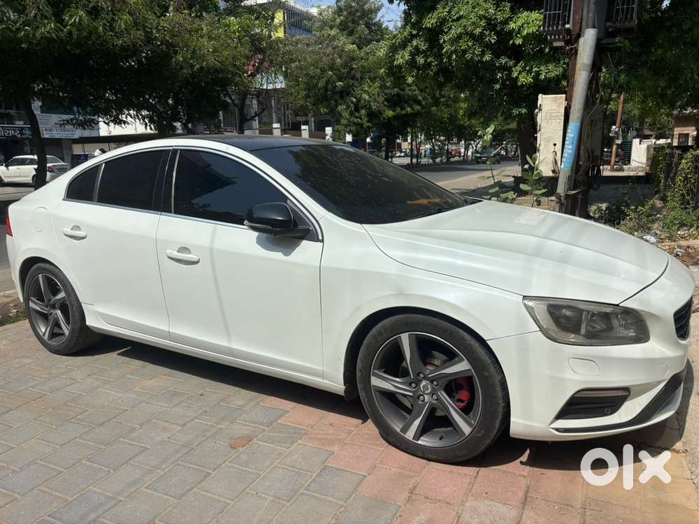 Mint Condition 2016 Volvo S60 D4 R-design (white) - Enthusiast Owned