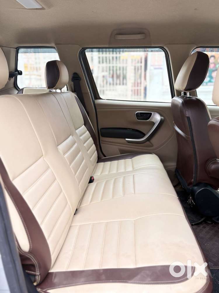Mahindra Tuv 300 T10, 2020, Diesel
