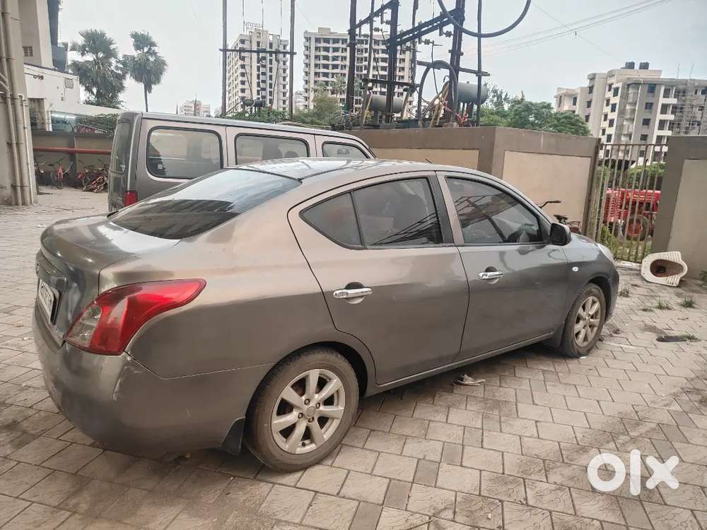 Nissan Sunny 2012