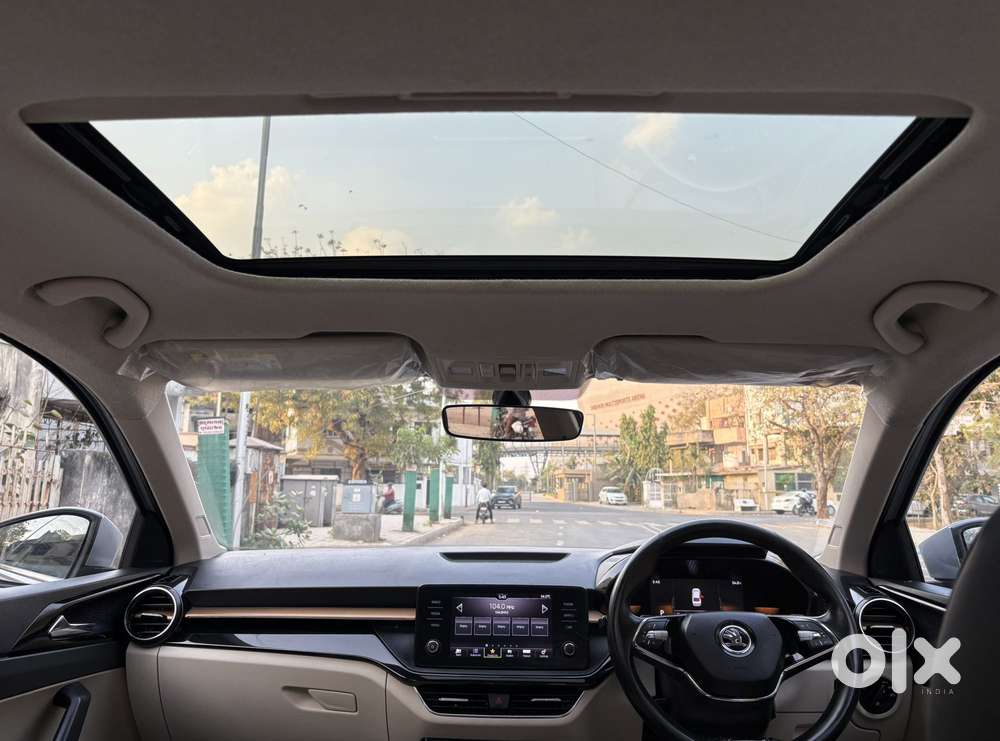 Skoda Slavia Style 1.0l Tsi At, 2022, Petrol