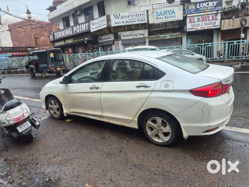 Honda City V At Sunroof I-vtec, 2016, Petrol