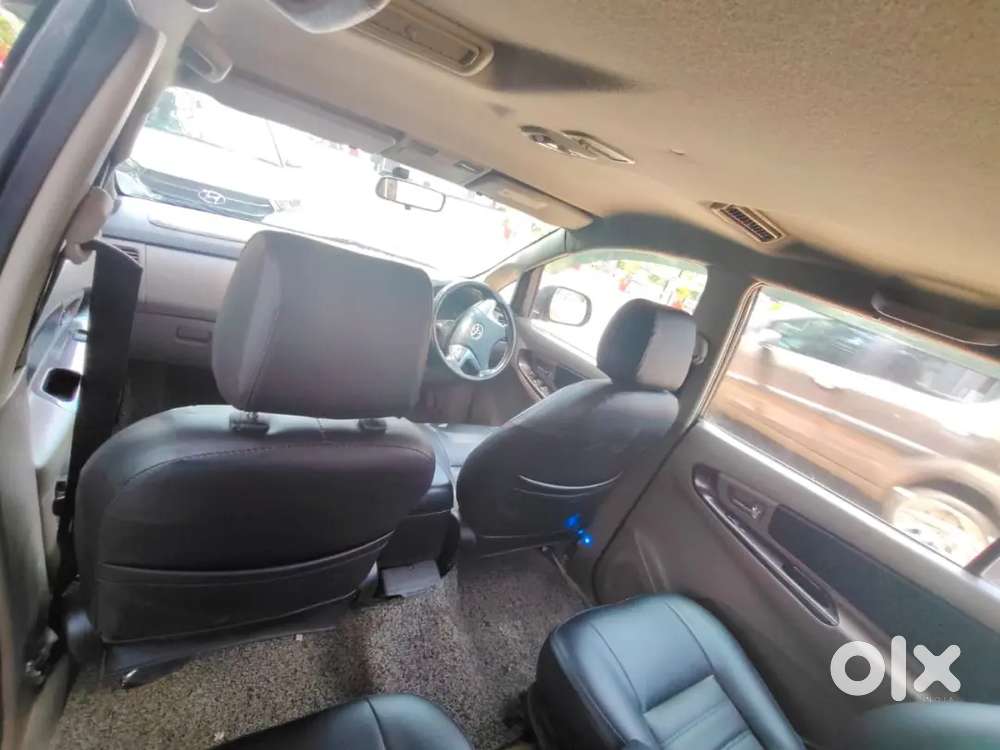 Toyota Innova 2.5 V 2015