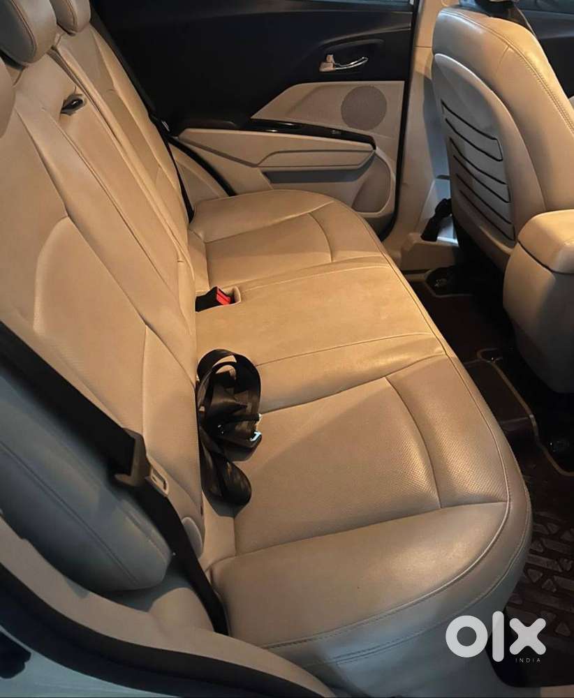 For Sale – Mahindra Xuv300 W8(o) Petrol Manual  2022