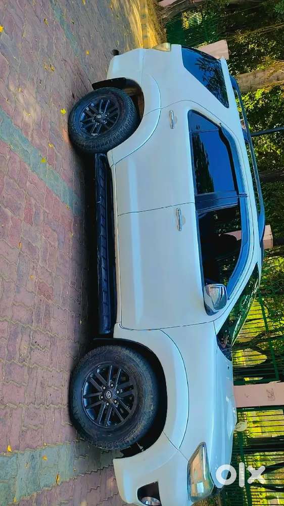 Toyota Fortuner 2015