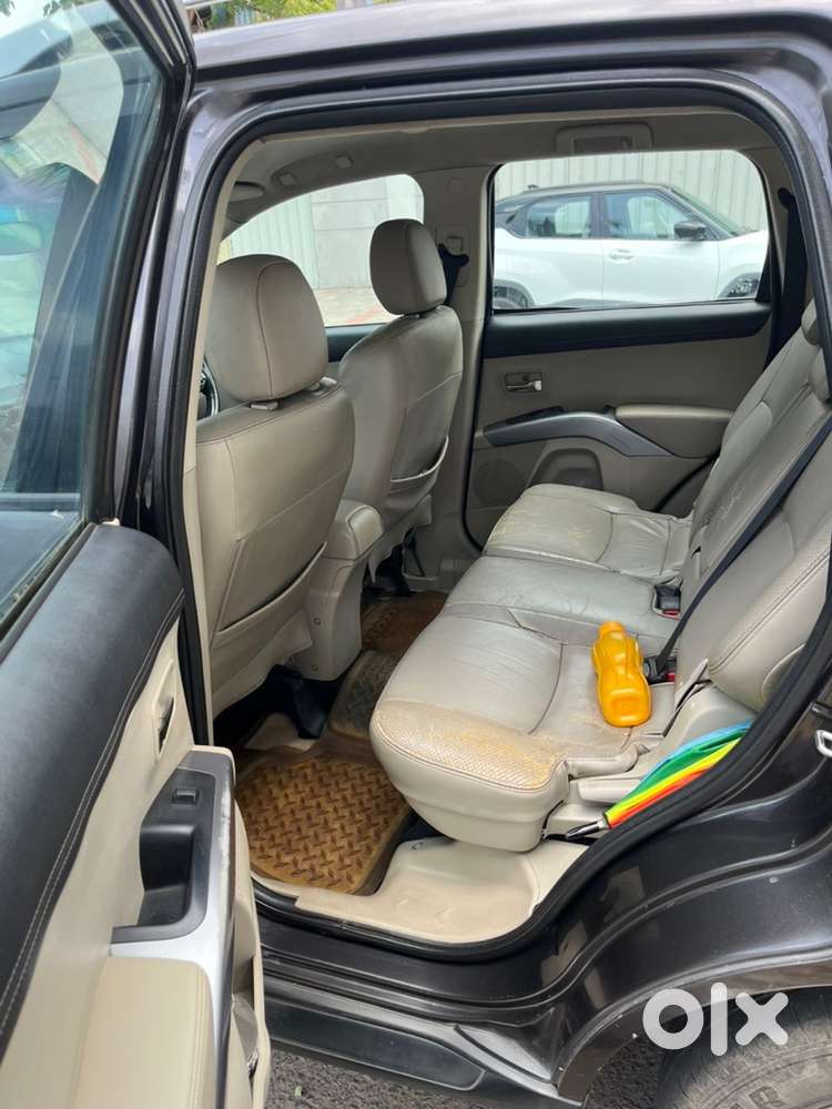 Outlander 4x4 Petrol 2.4l Cvt Luxury Vehicle