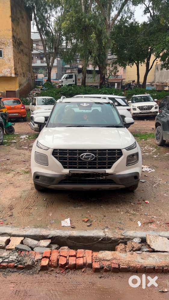 Hyundai Venue 2021 Manual