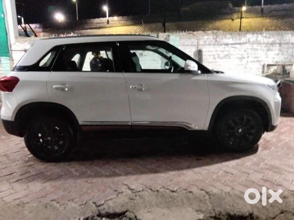 Maruti Suzuki Brezza Zxi 2022 Petrol 18600 Km Driven
