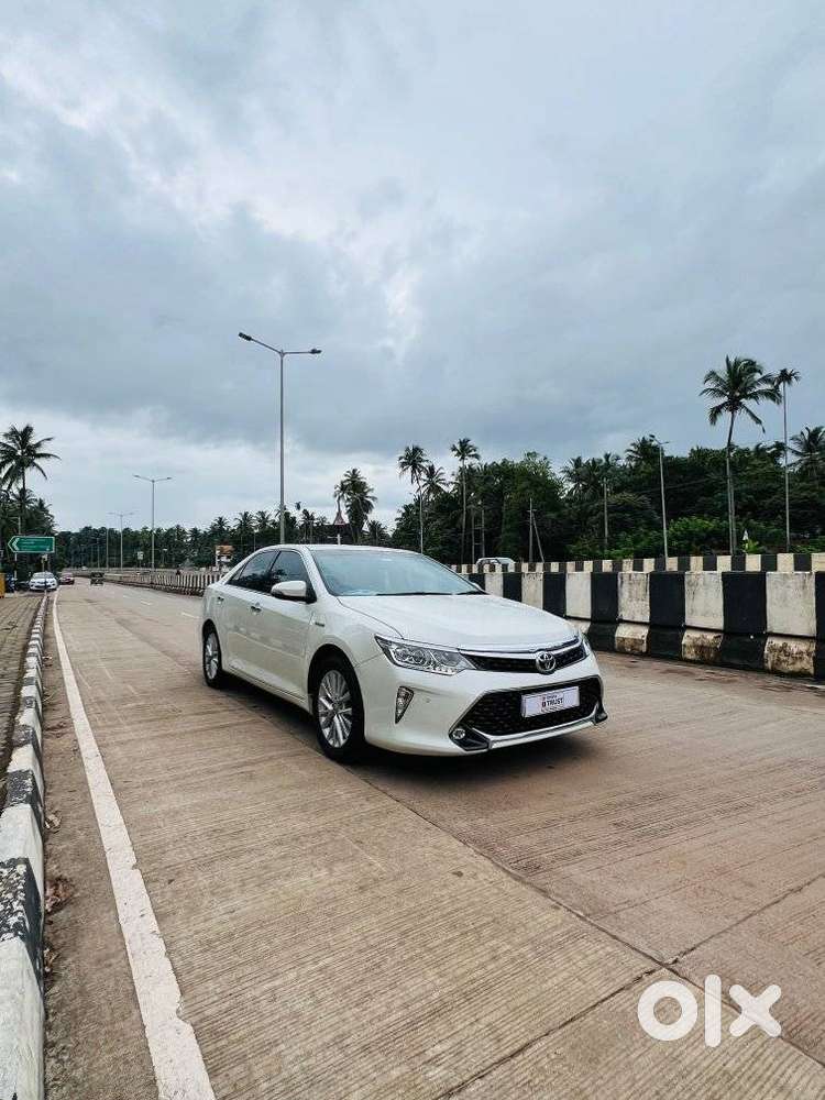 Toyota Camry Hybrid 2.5, 2017, Cng & Hybrids