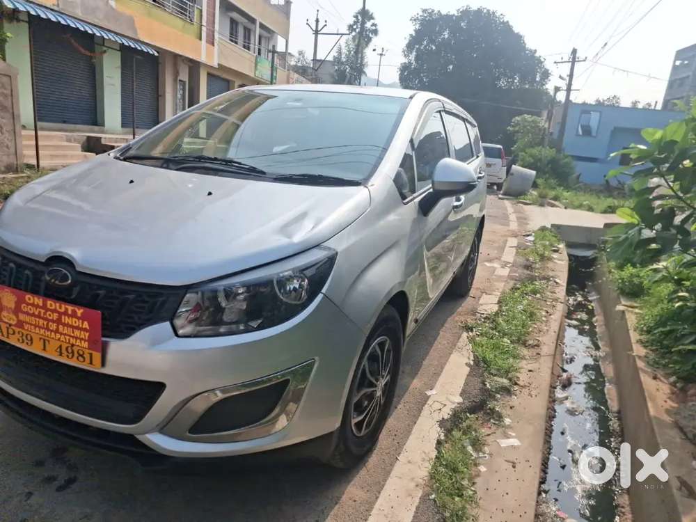 Mahindra Marazzo M6 2019