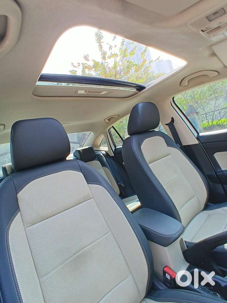 Skoda Slavia 1.0 Tsi Style At, 2023, Petrol