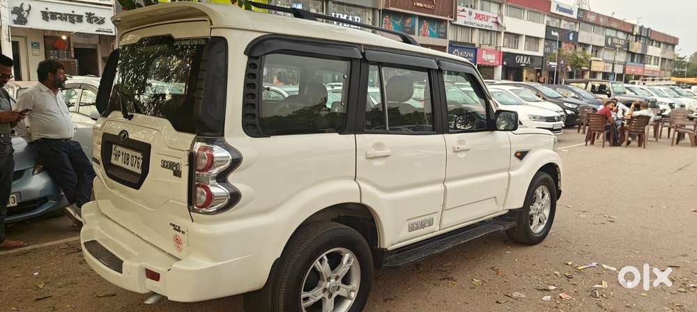 Mahindra Scorpio S10, 2015, Diesel