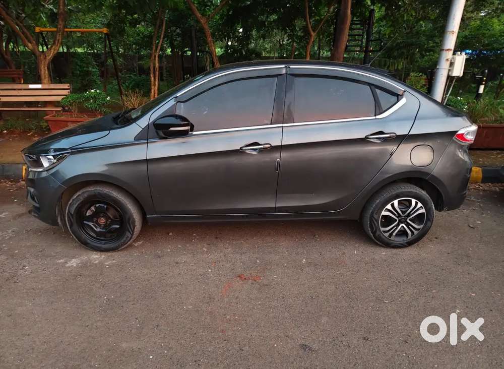 Tata Tigor Gey Color