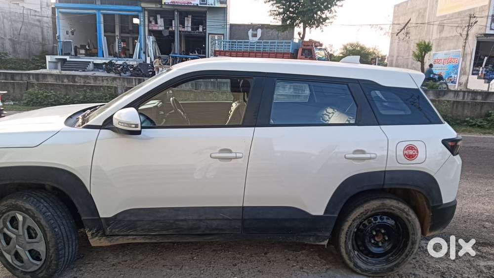 Maruti Suzuki Brezza 2024 Lxi
