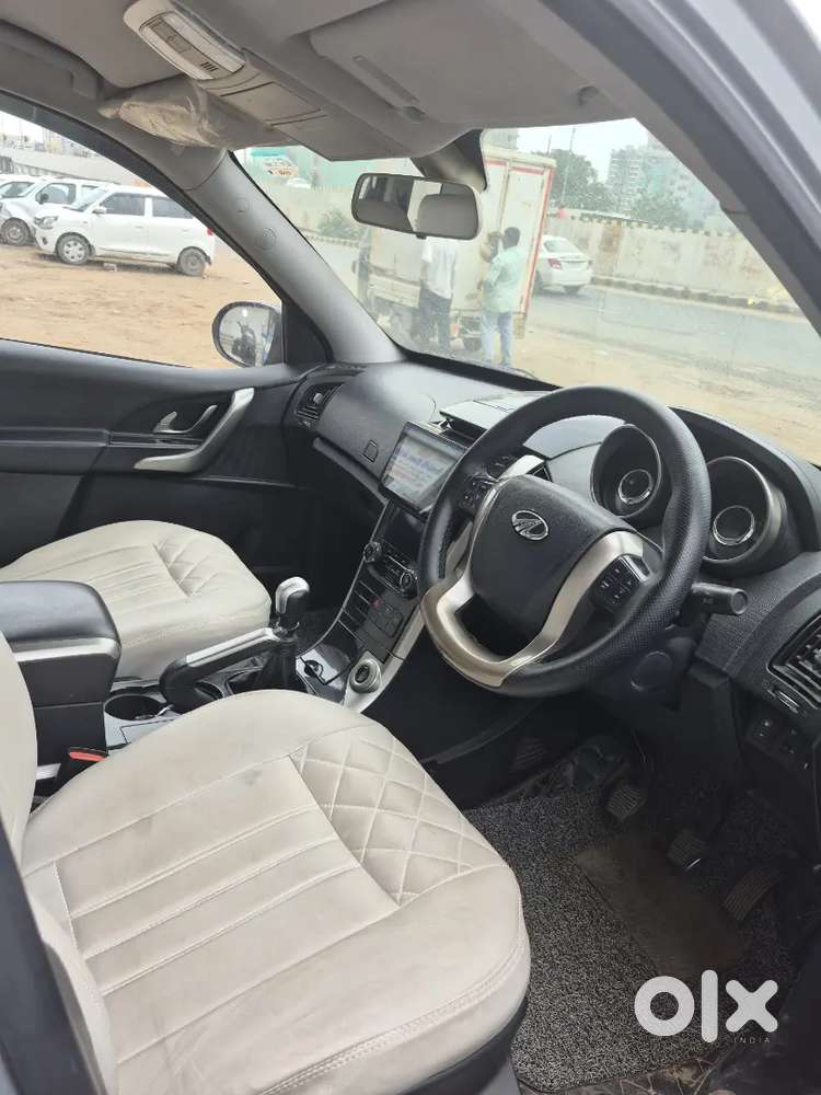 Mahindra W7  11/2020 Manual