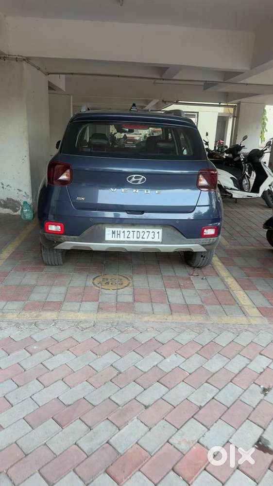 Hyundai Venue 2021 Diesel Well Maintained