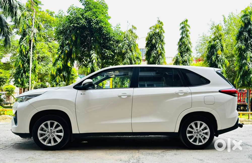Toyota Innova Hycross 2.0 Vx (o) Hybrid 8 Str, 2026, Petrol