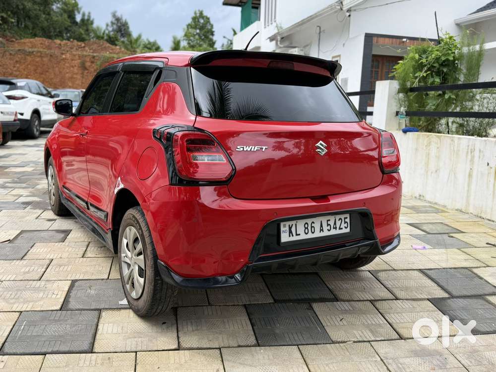 Maruti Suzuki Swift Vxi + Manual, 2022, Petrol
