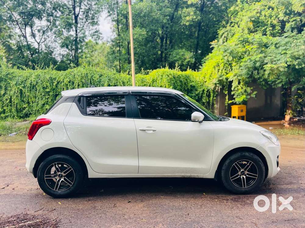 Maruti Suzuki Swift Vxi + Manual, 2021, Petrol