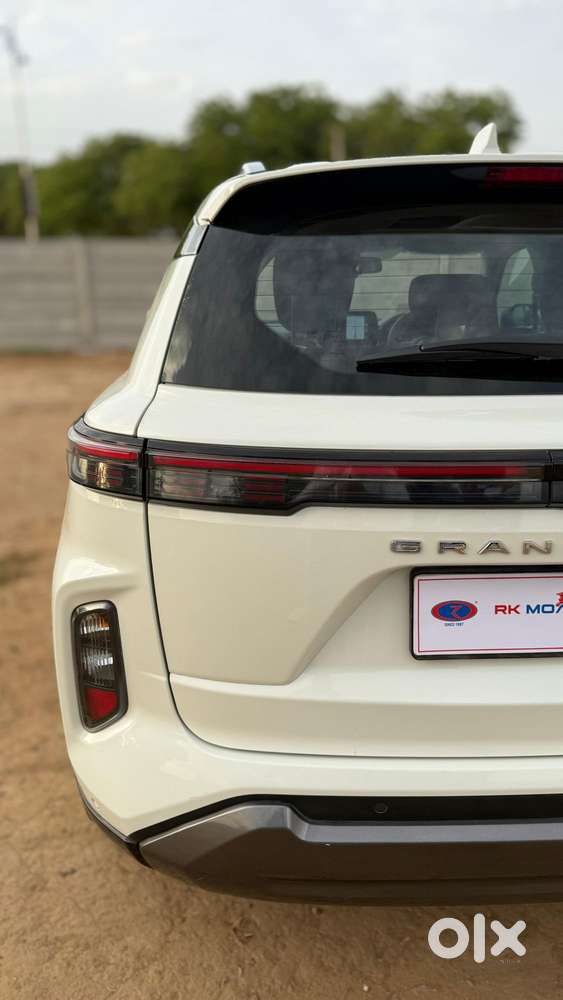 Maruti Suzuki Grand Vitara 1.5 Zeta Plus Intelligent Hybrid Ecvt, 20..