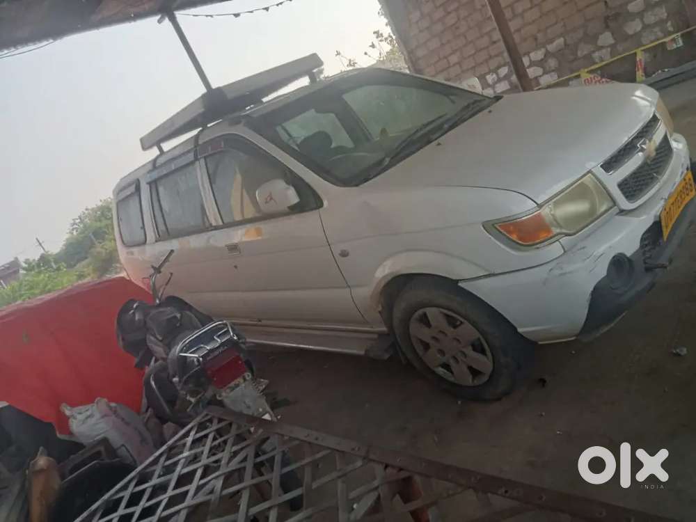 Chevrolet Tavera 2015 Diesel 300000 Km Driven
