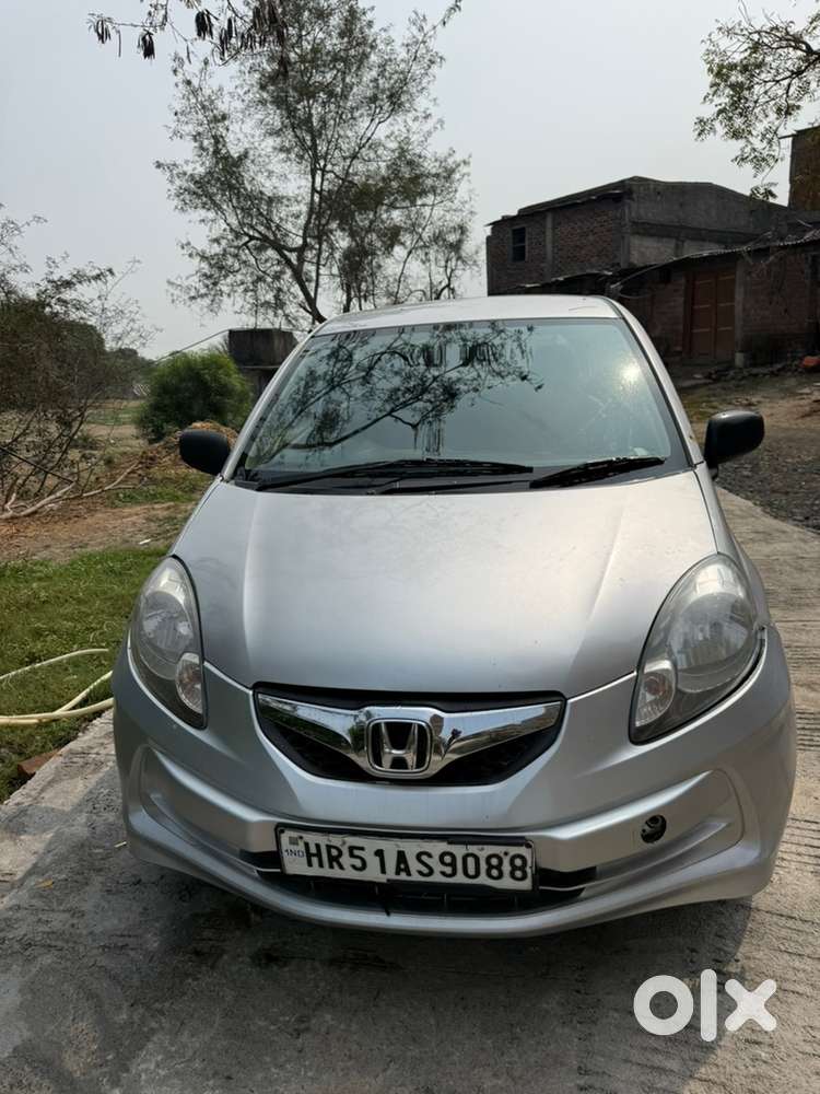 Honda Brio 2012 Petrol Well Maintained