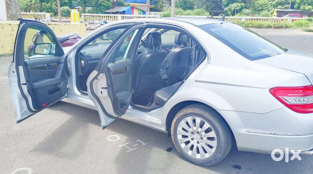 Mercedes-benz C-class 2009 Km Driven