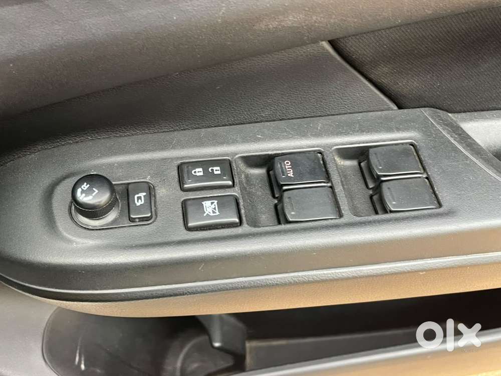 Maruti Suzuki Swift 1.2 Vxi (o), 2025, Petrol