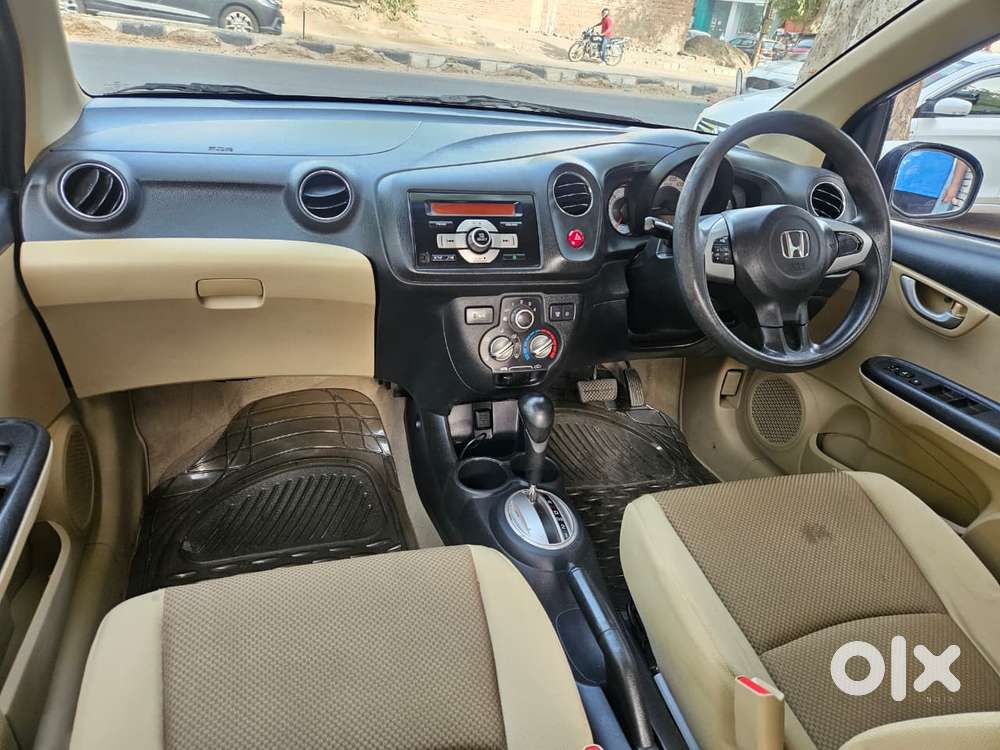 Honda Brio V Automatic, 2014, Petrol