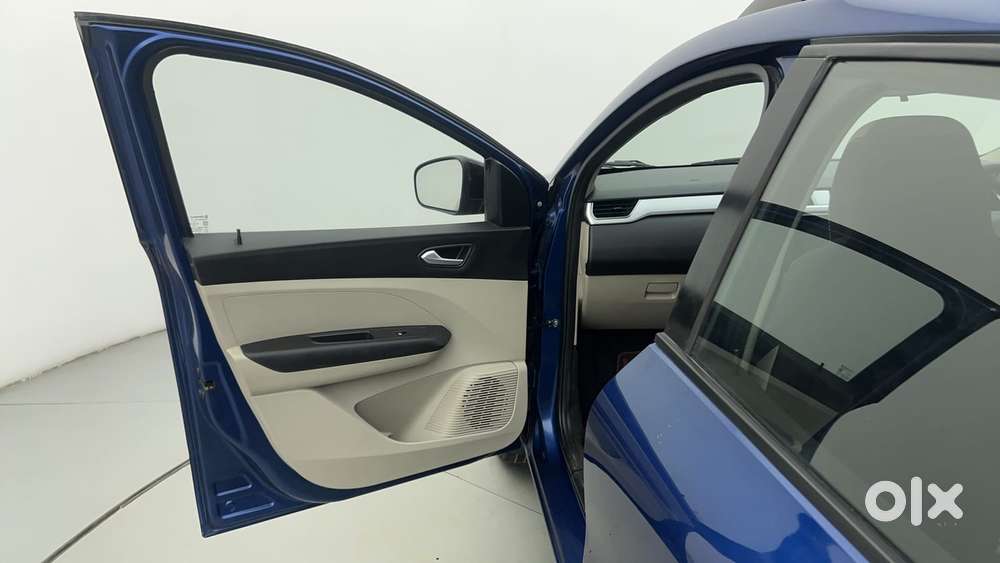 Renault Triber Rxz, 2021, Petrol