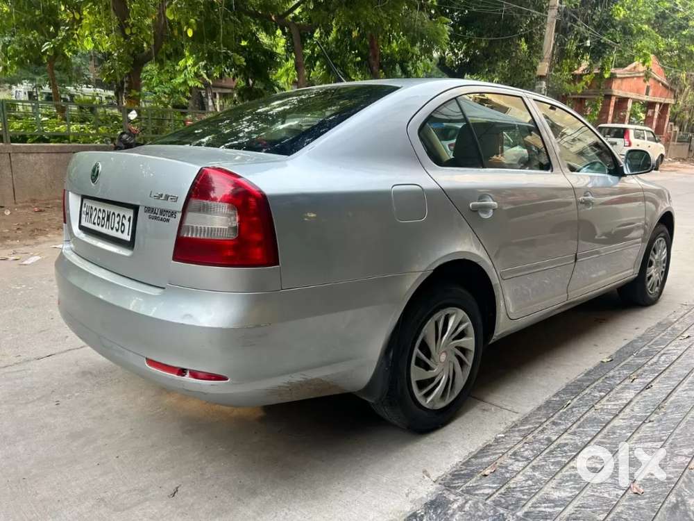 Skoda Laura, 2011, Petrol